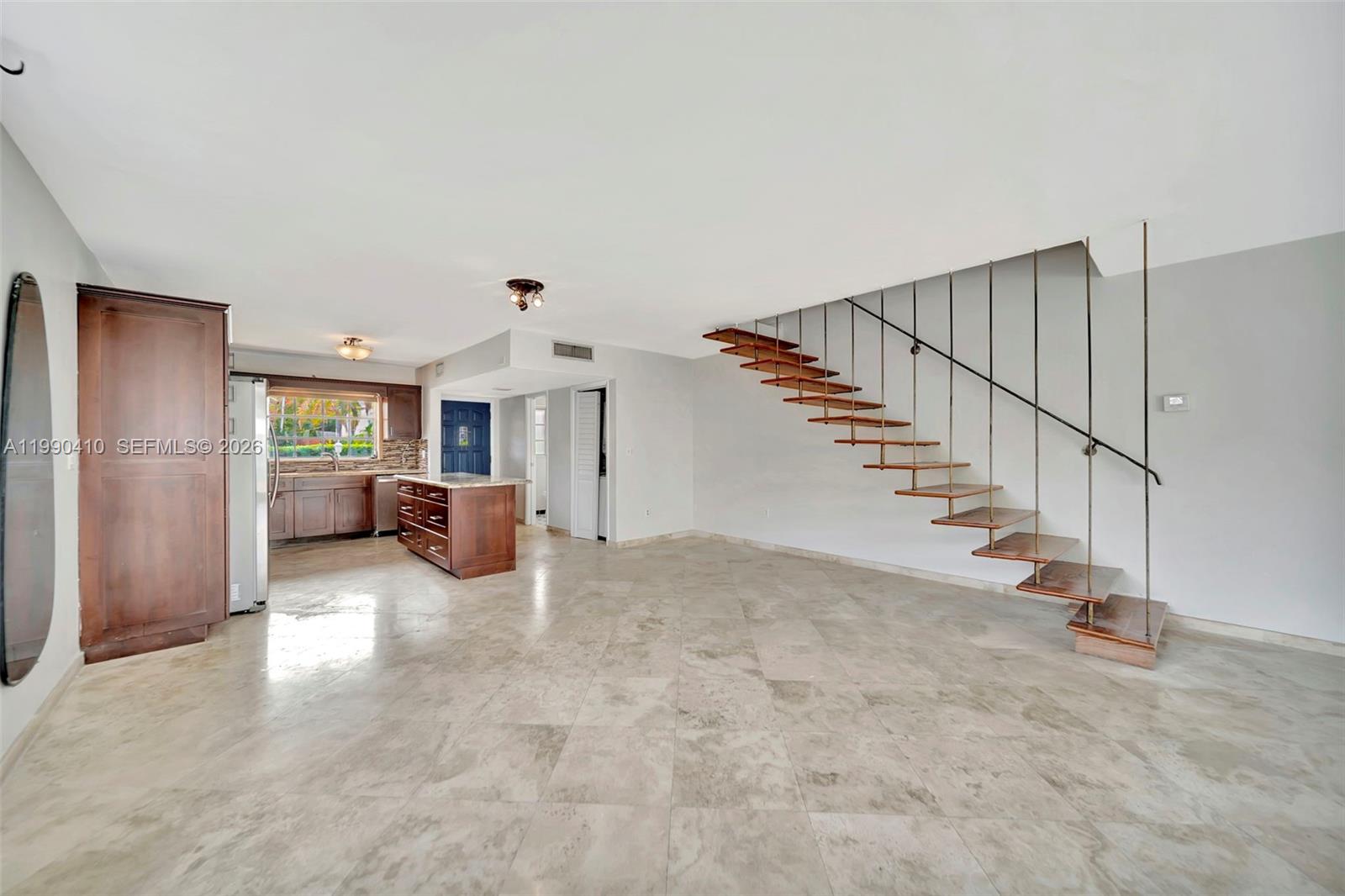 COLLONADE CONDO - Residential