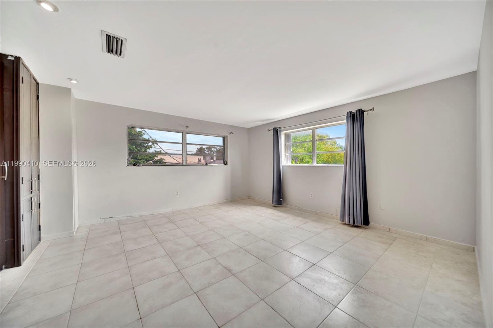 COLLONADE CONDO - Residential