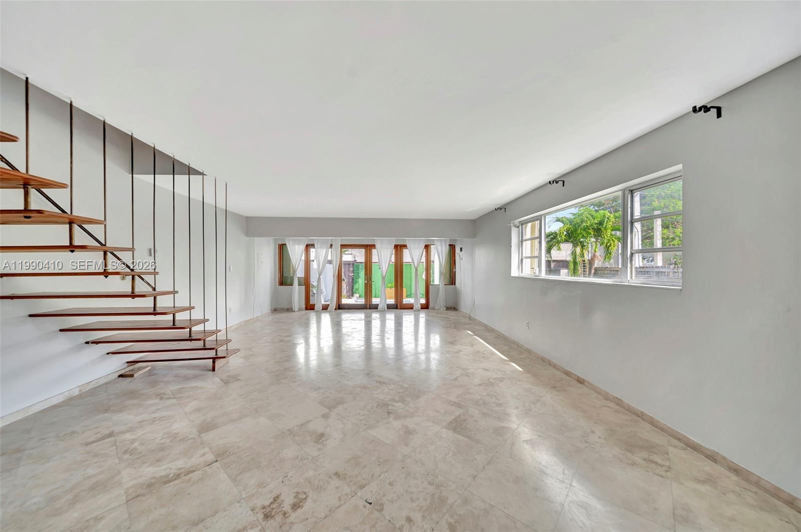 COLLONADE CONDO - Residential