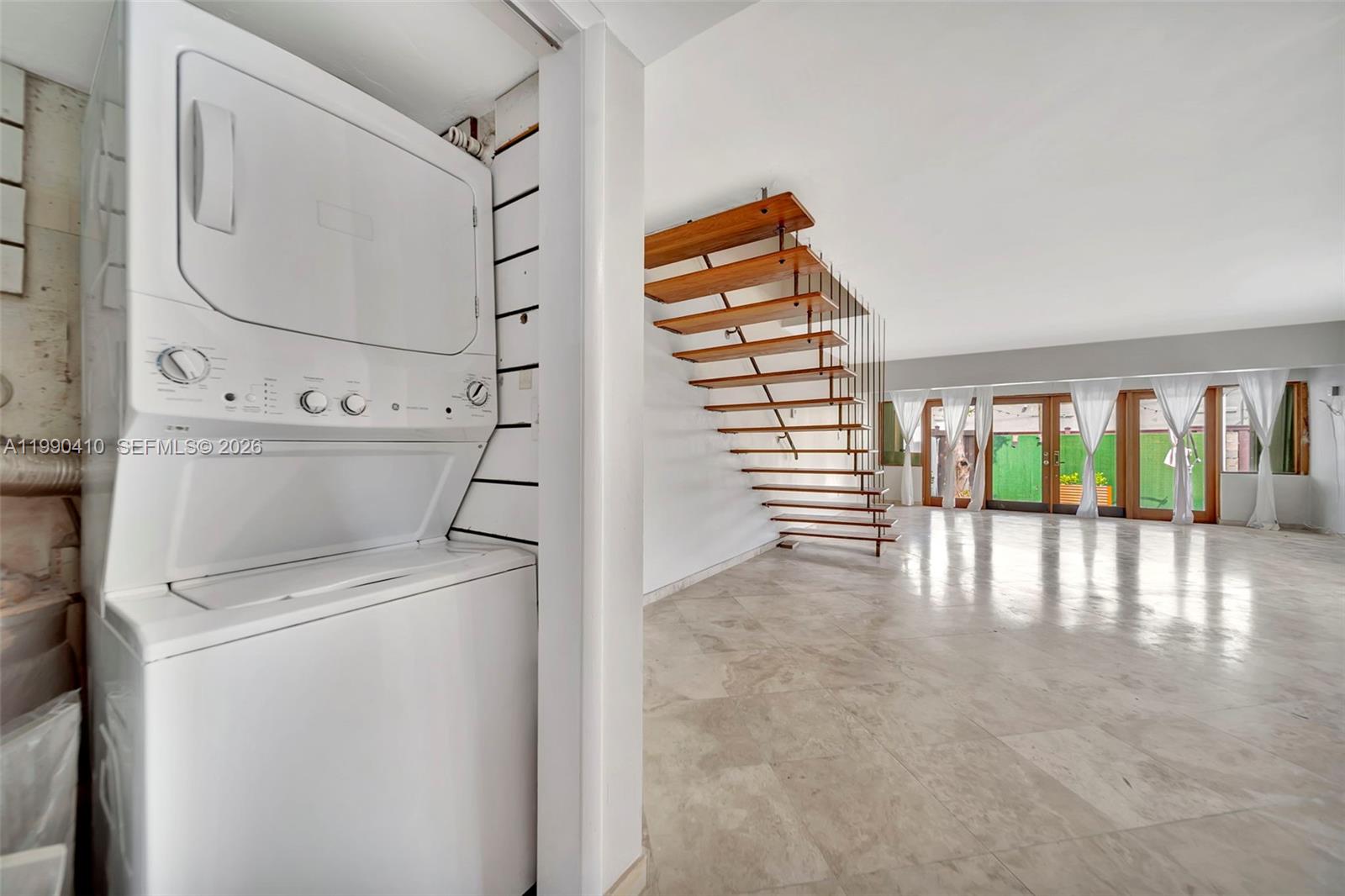 COLLONADE CONDO - Residential