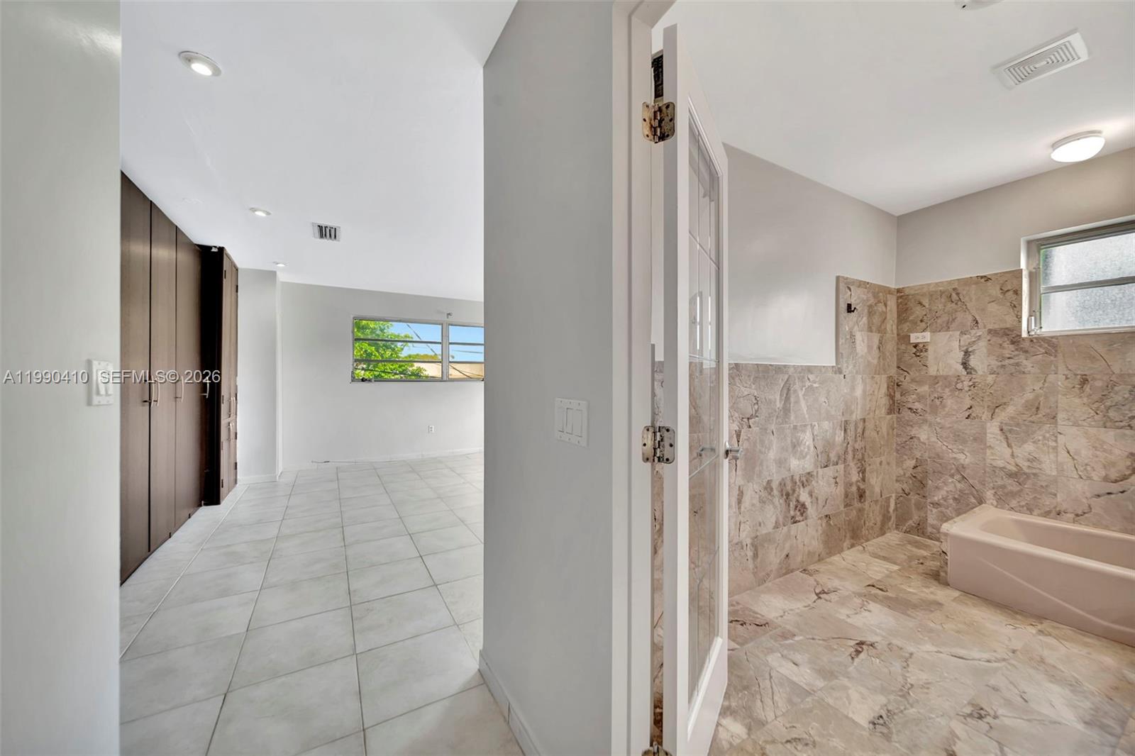 COLLONADE CONDO - Residential