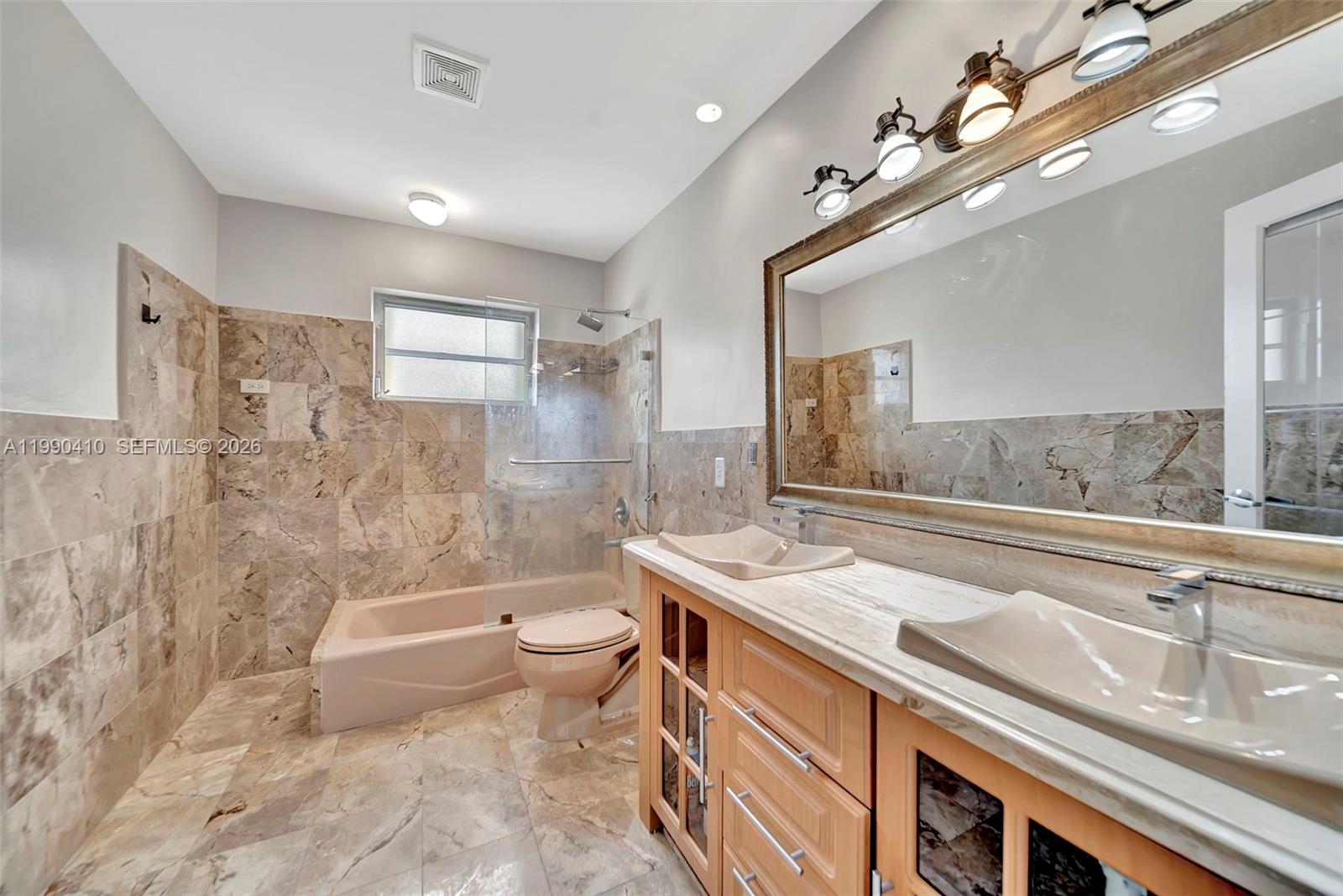 COLLONADE CONDO - Residential