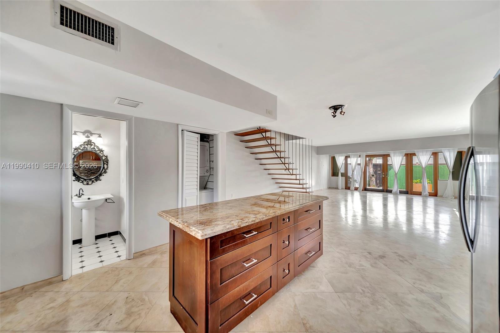 COLLONADE CONDO - Residential