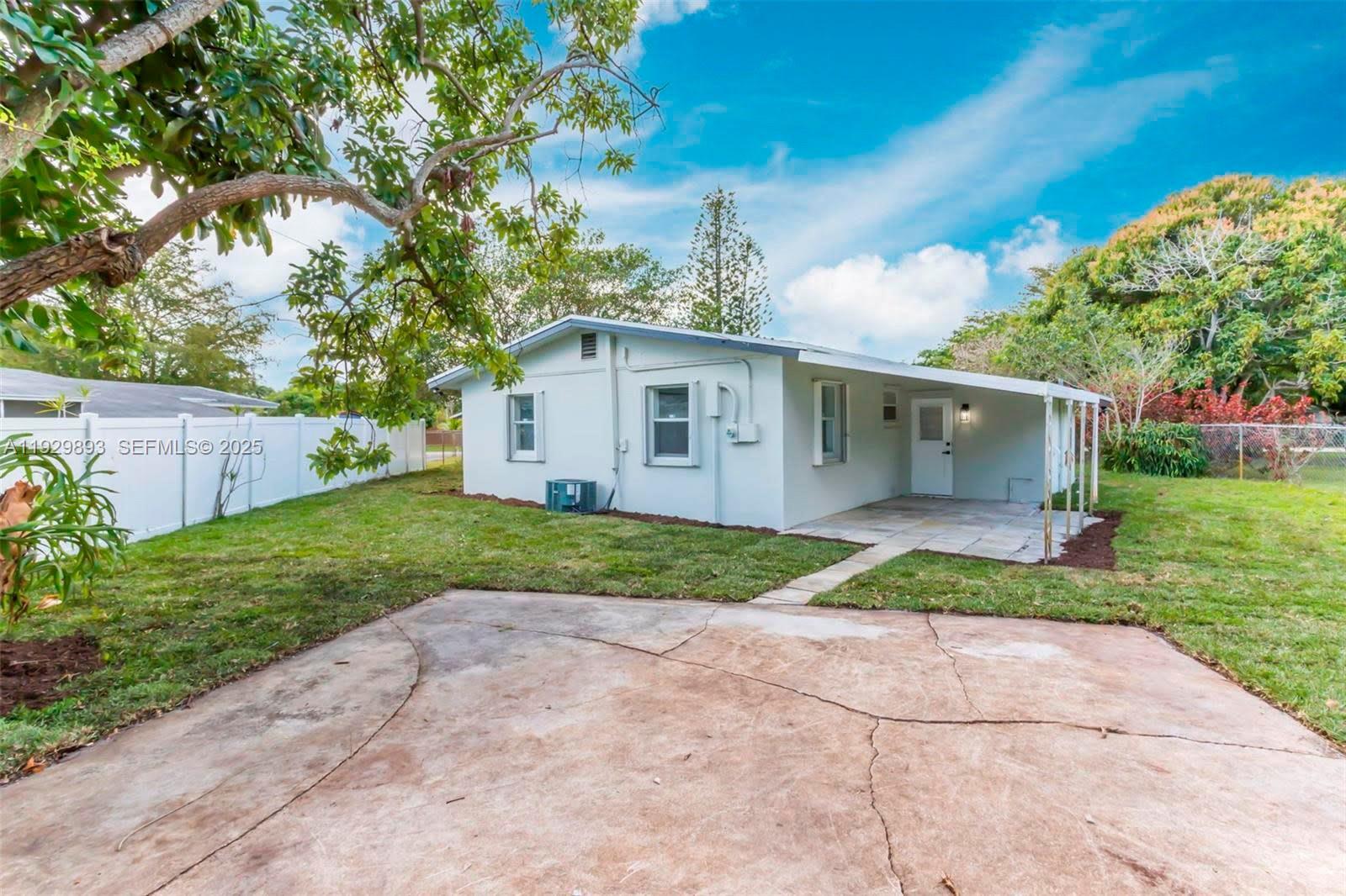 LAUDERDALE VILLAS - Residential Lease