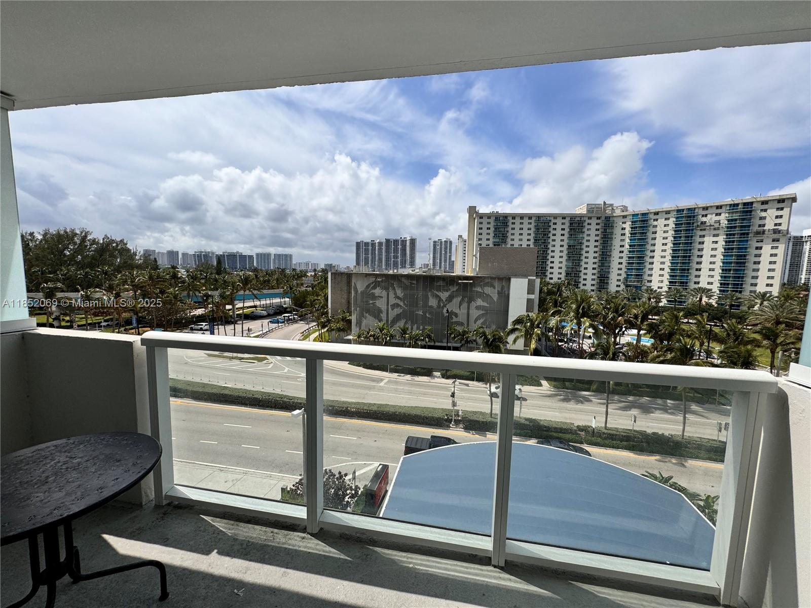 THE AVENTURA BEACH CLUB C - Residential