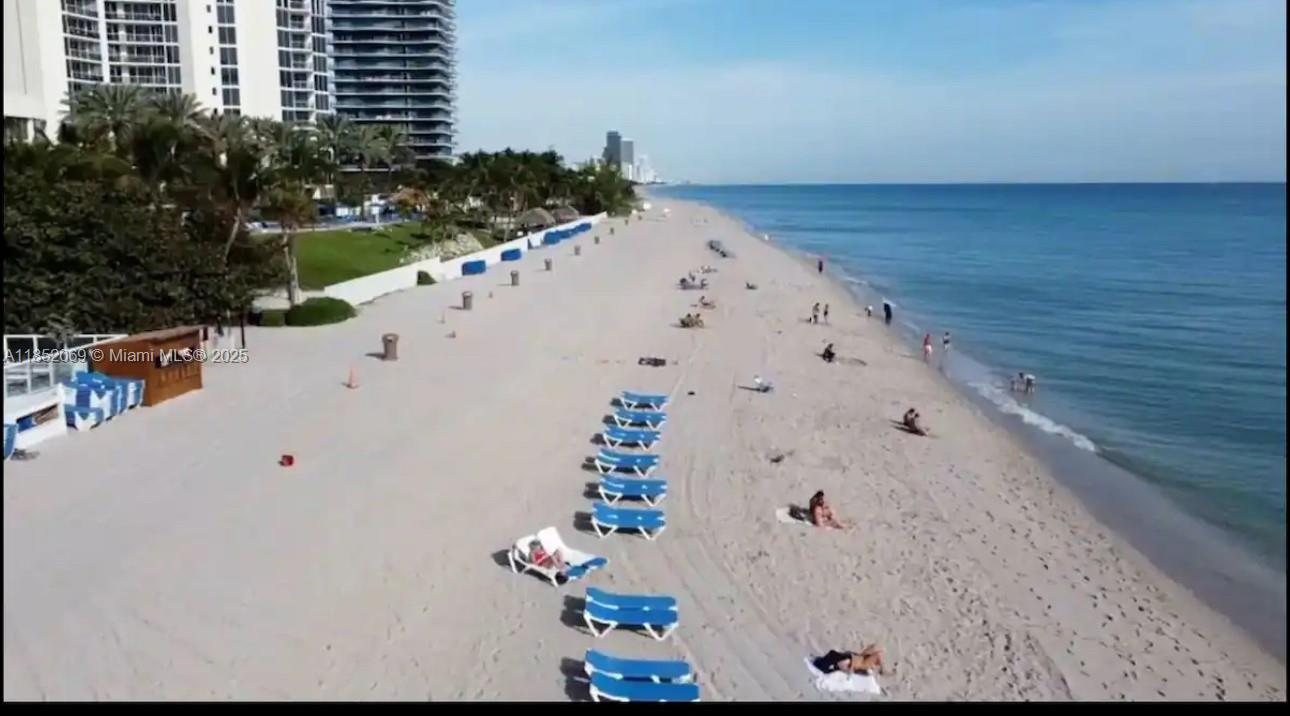 THE AVENTURA BEACH CLUB C - Residential
