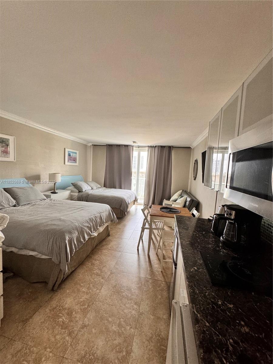 THE AVENTURA BEACH CLUB C - Residential