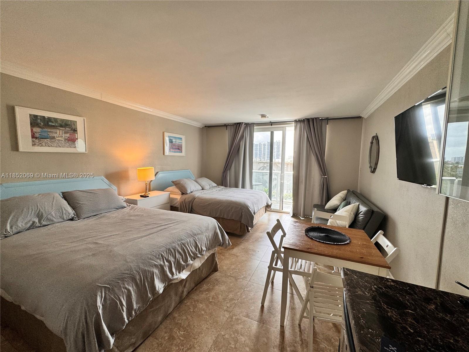 THE AVENTURA BEACH CLUB C - Residential