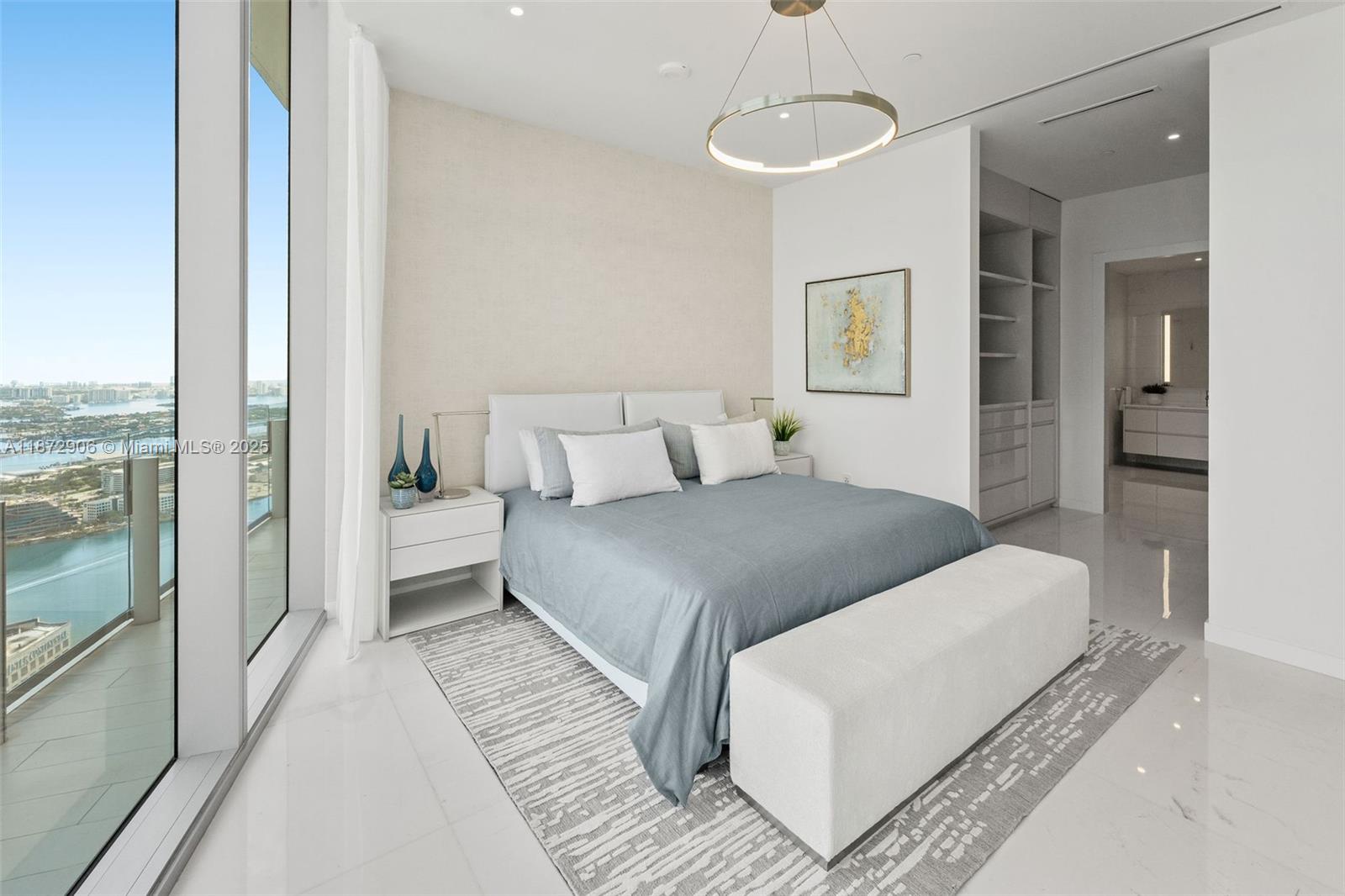 300 BISCAYNE BLVD WAY COND - Residential