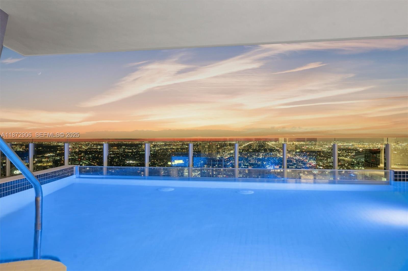 300 BISCAYNE BLVD WAY COND - Residential