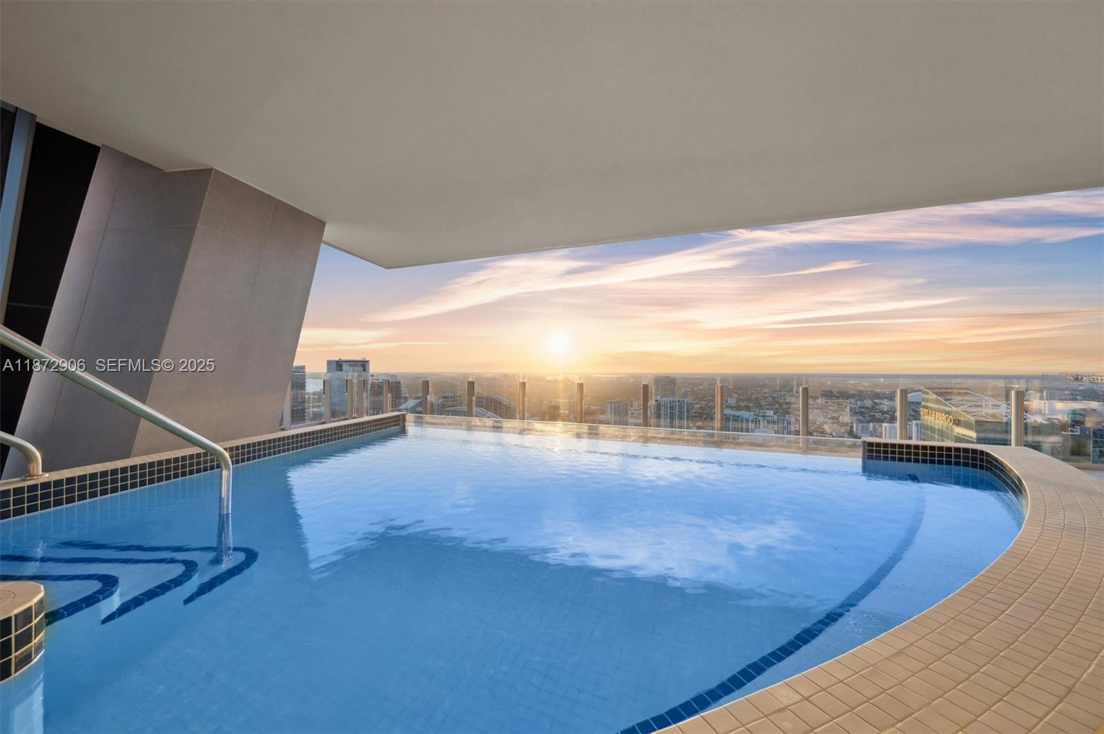 300 BISCAYNE BLVD WAY COND - Residential