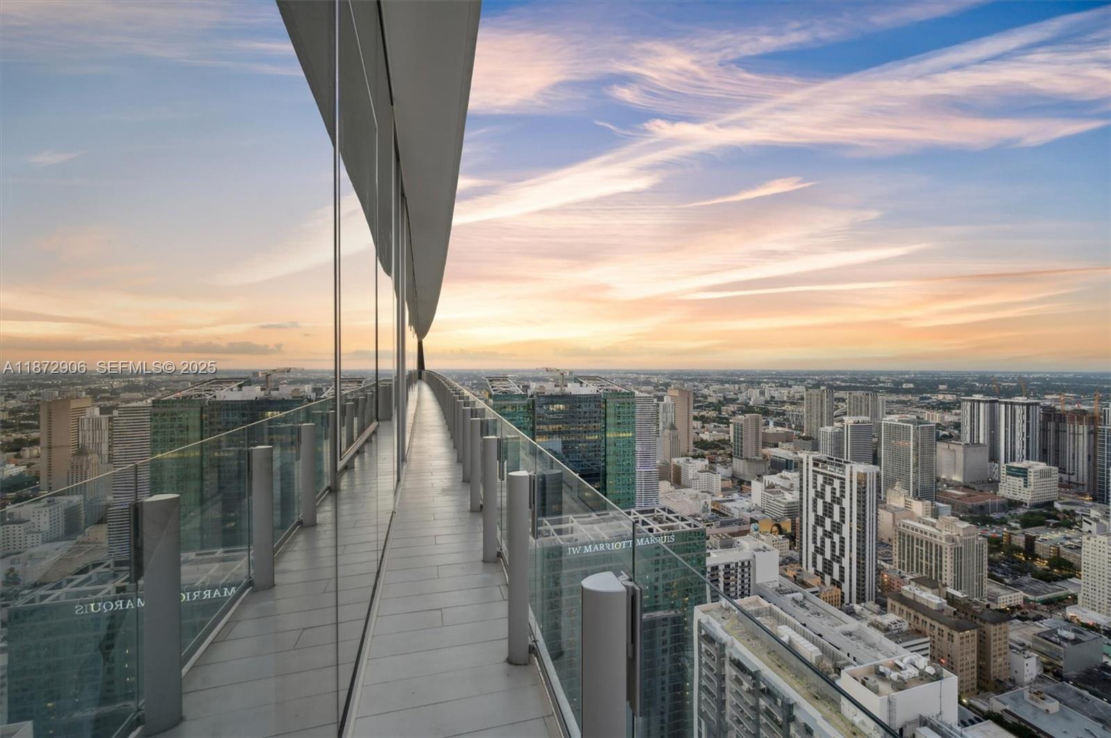 300 BISCAYNE BLVD WAY COND - Residential