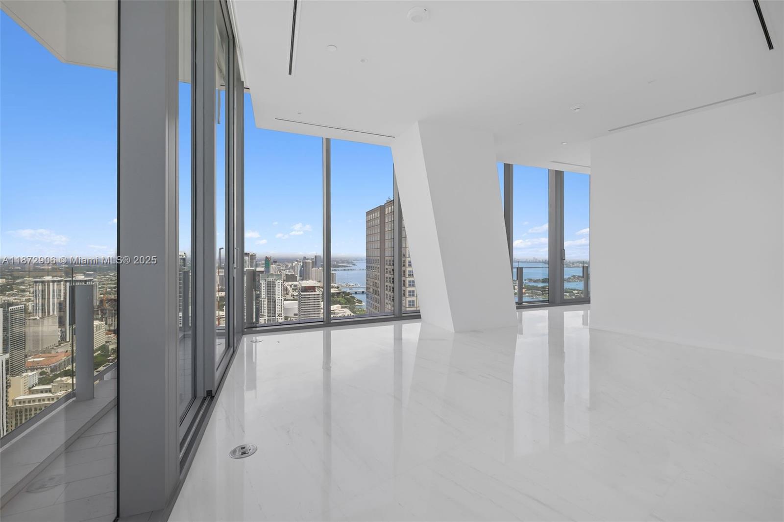 300 BISCAYNE BLVD WAY COND - Residential