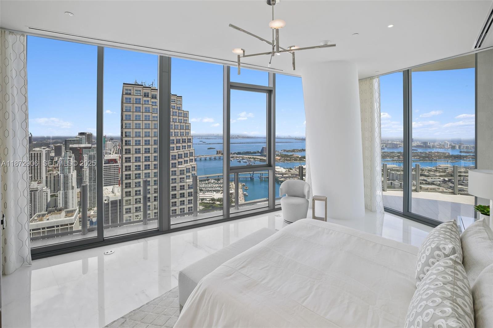 300 BISCAYNE BLVD WAY COND - Residential