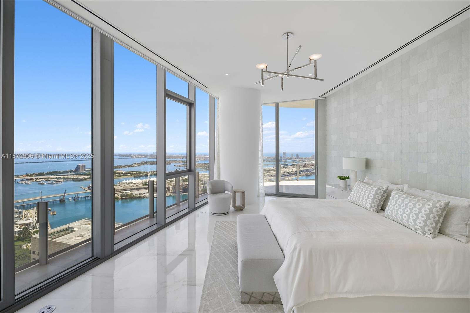 300 BISCAYNE BLVD WAY COND - Residential