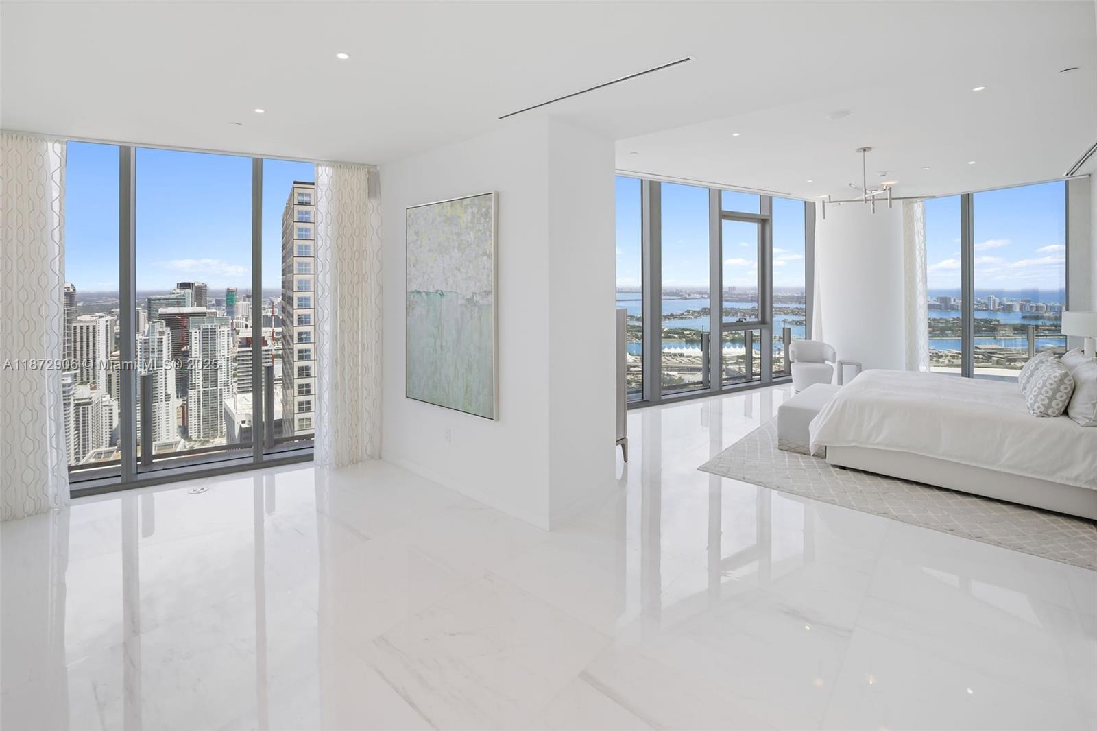 300 BISCAYNE BLVD WAY COND - Residential