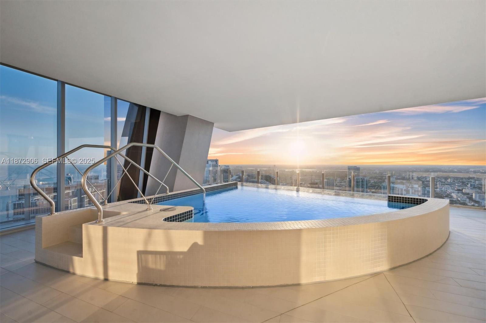 300 BISCAYNE BLVD WAY COND - Residential