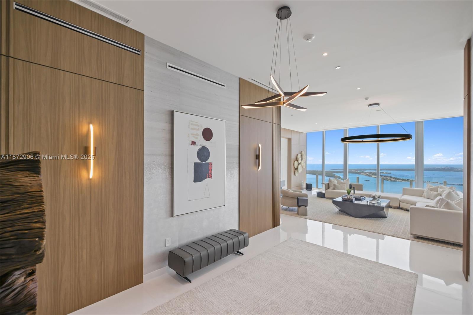 300 BISCAYNE BLVD WAY COND - Residential