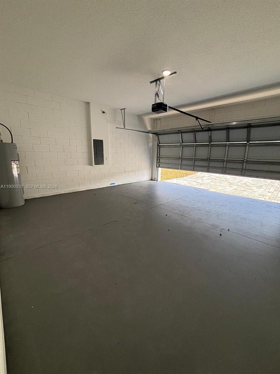 MARION OAKS - Residential