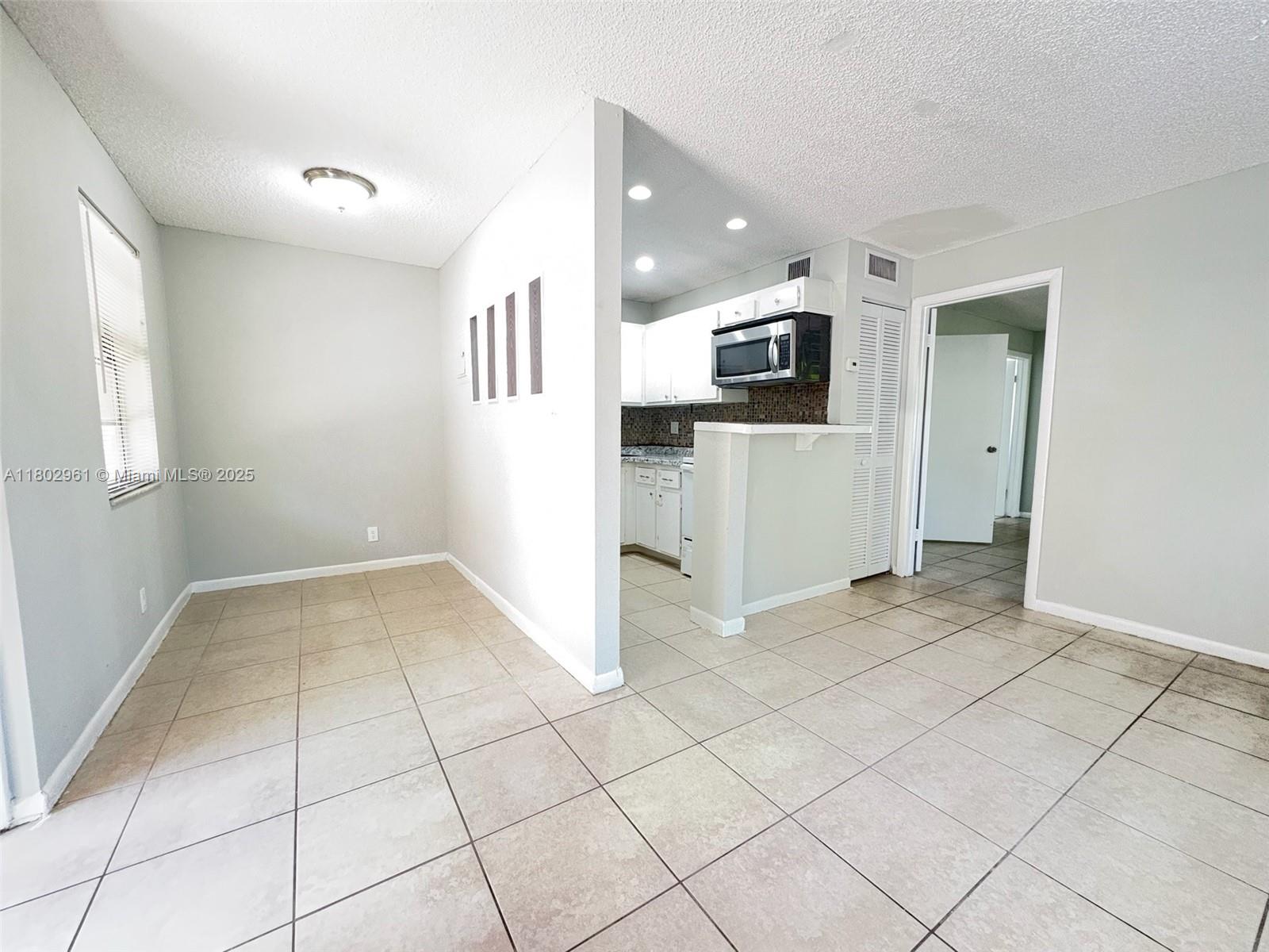 Rental Property at 95 Ne 41st St I144, Oakland Park, Miami-Dade County, Florida - Bedrooms: 1 
Bathrooms: 1  - $1,450 MO.