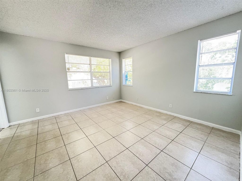 Photo of 95 NE 41st St #I144, Oakland Park, FL 33334 (MLS # A11802961)