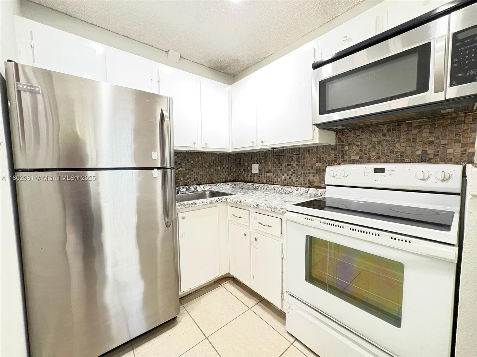 95 NE 41st St I144