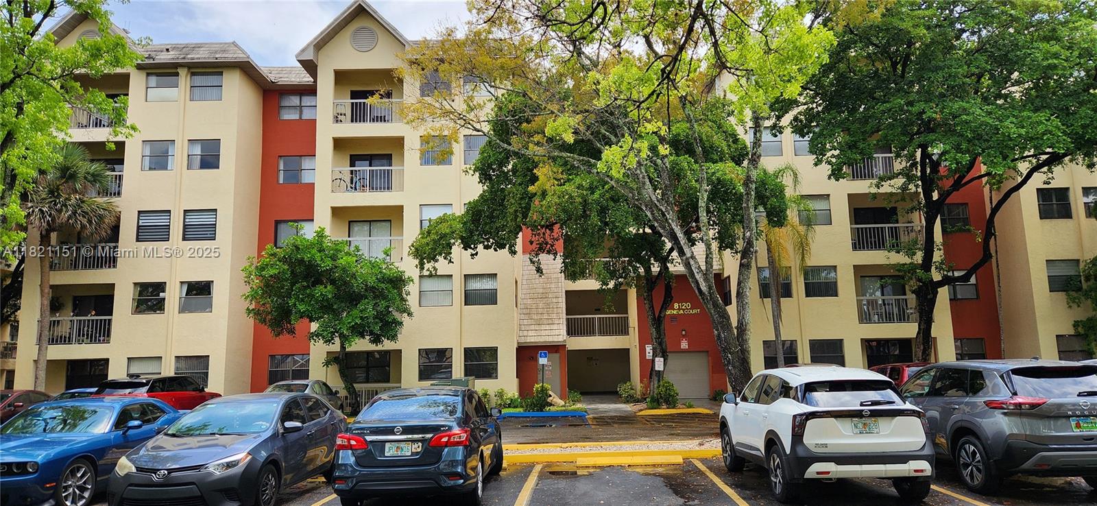 Property for Sale at 8120 Geneva Ct 449, Doral, Miami-Dade County, Florida - Bedrooms: 2 
Bathrooms: 2  - $300,000