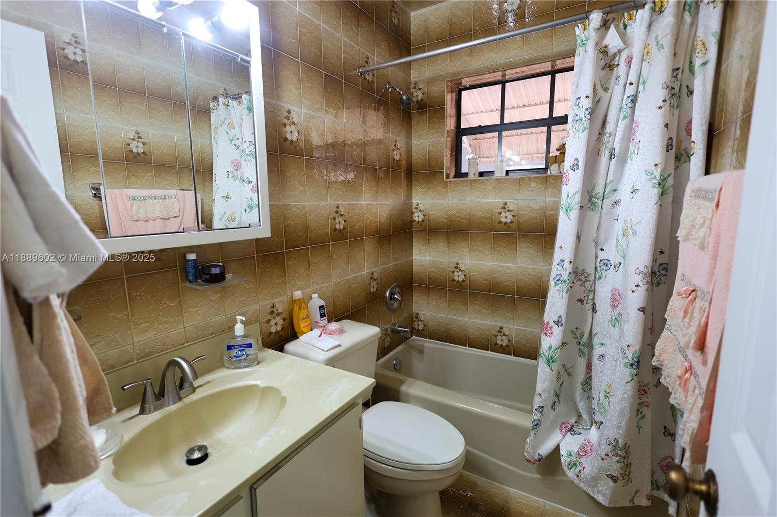 HIALEAH HOMESITES 1ST ADD - Residential
