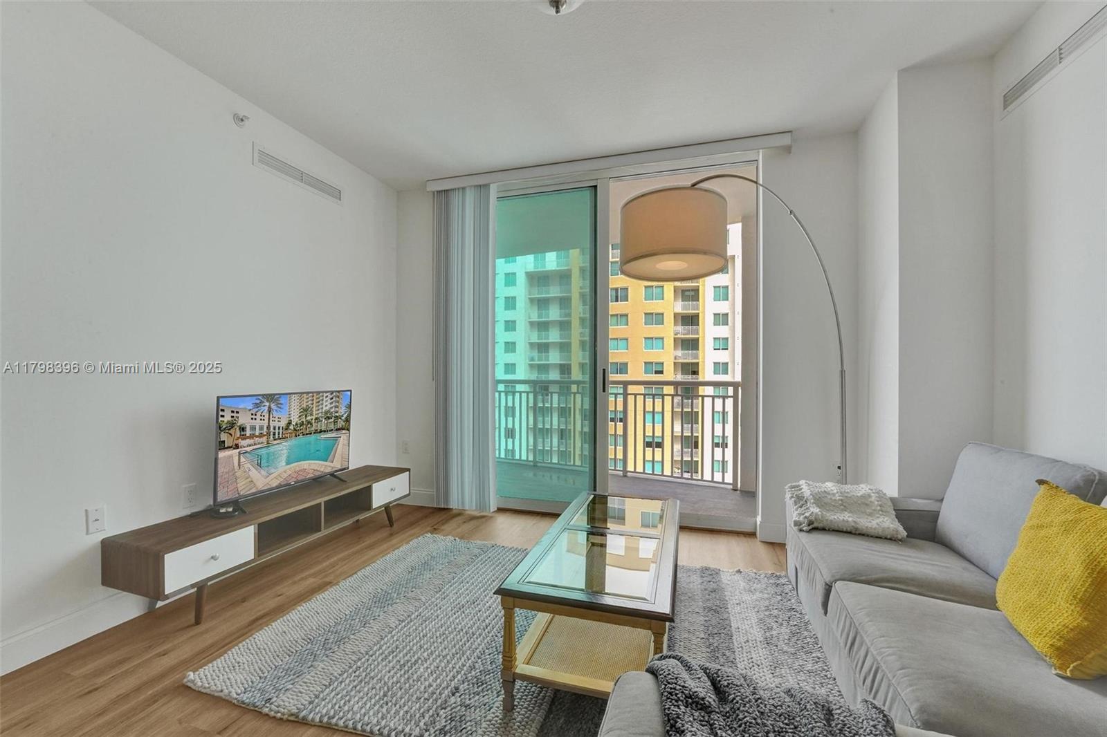 DUO CONDOMINIUM WEST - Residential