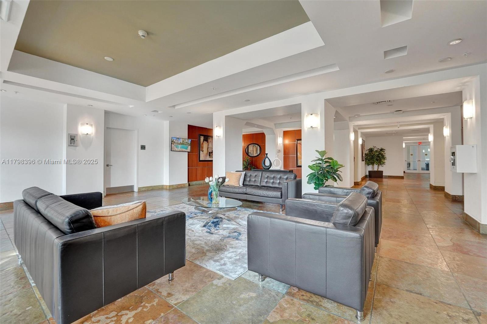 DUO CONDOMINIUM WEST - Residential