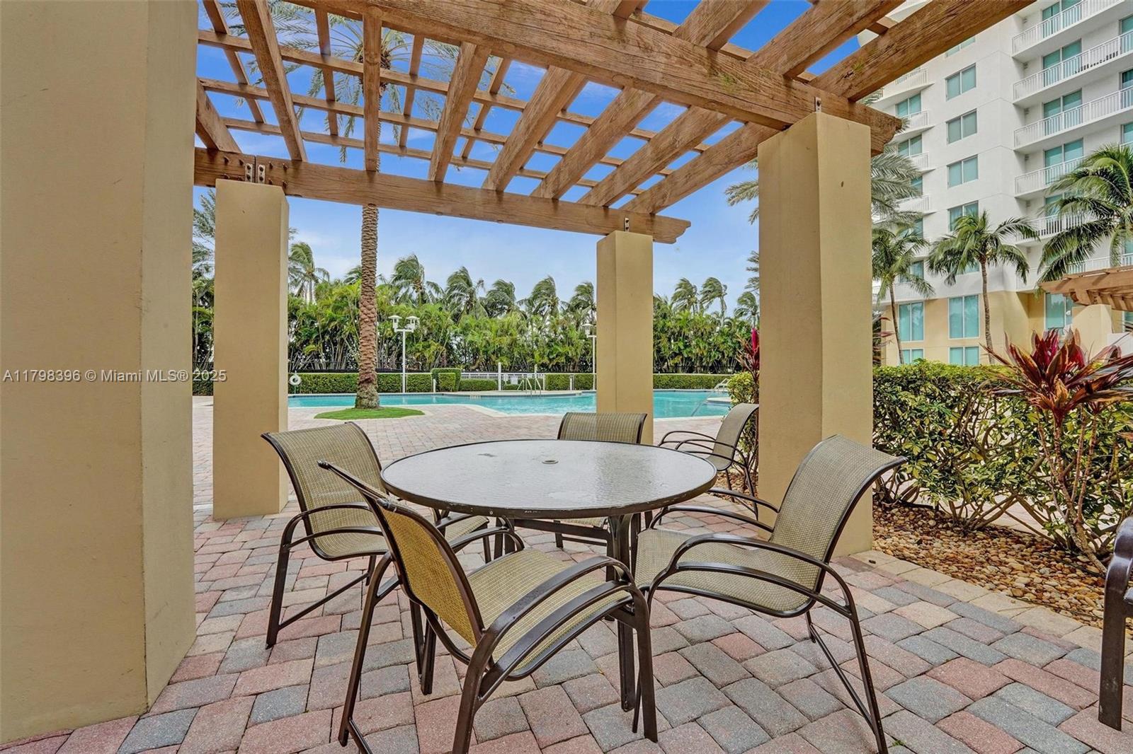 DUO CONDOMINIUM WEST - Residential