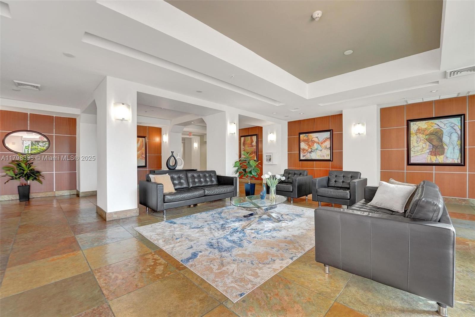 DUO CONDOMINIUM WEST - Residential