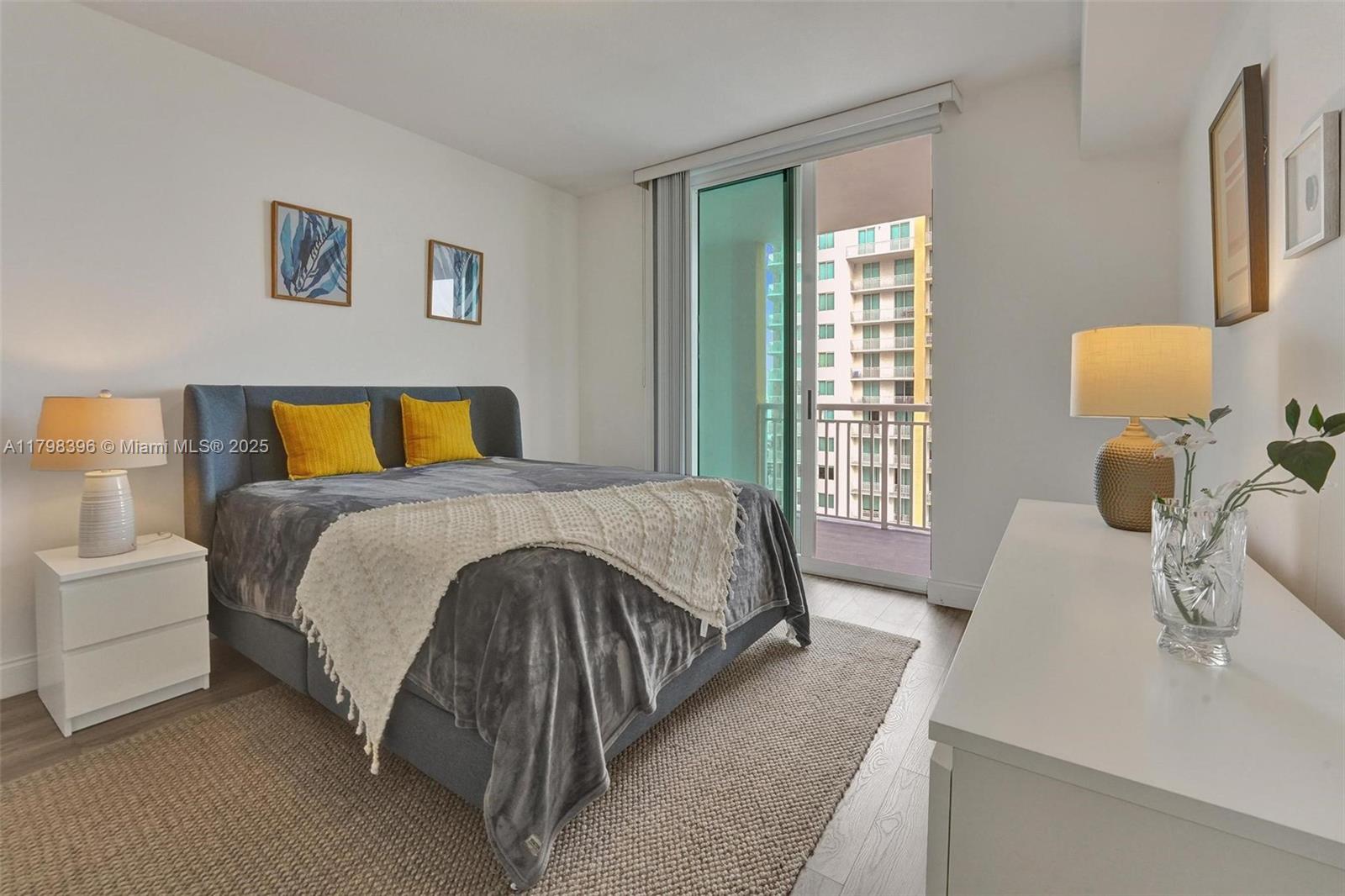 DUO CONDOMINIUM WEST - Residential