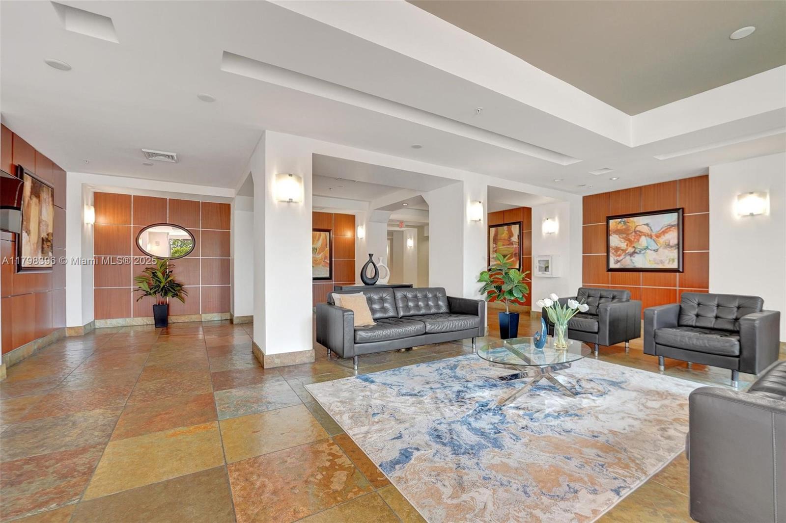 DUO CONDOMINIUM WEST - Residential