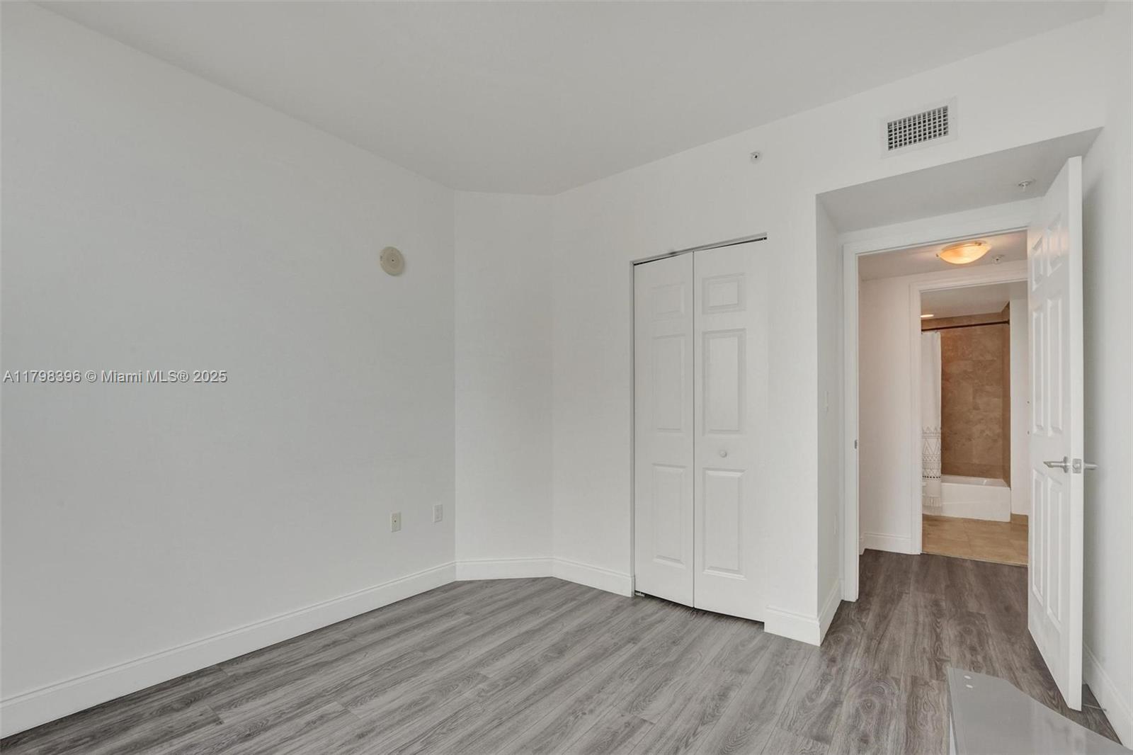 DUO CONDOMINIUM WEST - Residential