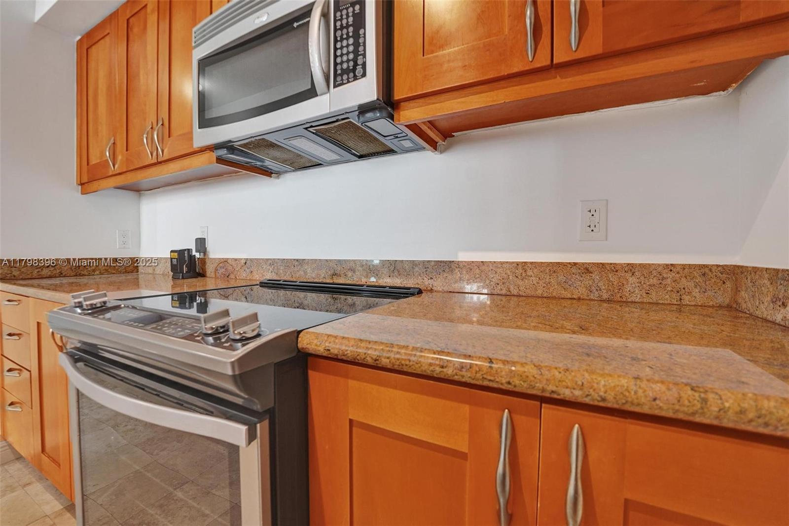 DUO CONDOMINIUM WEST - Residential