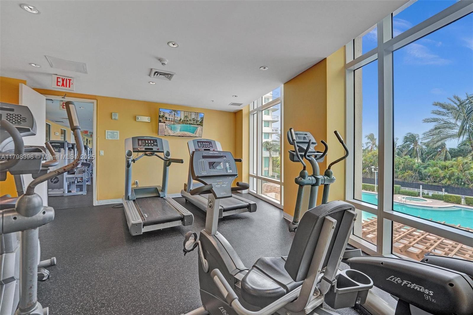 DUO CONDOMINIUM WEST - Residential