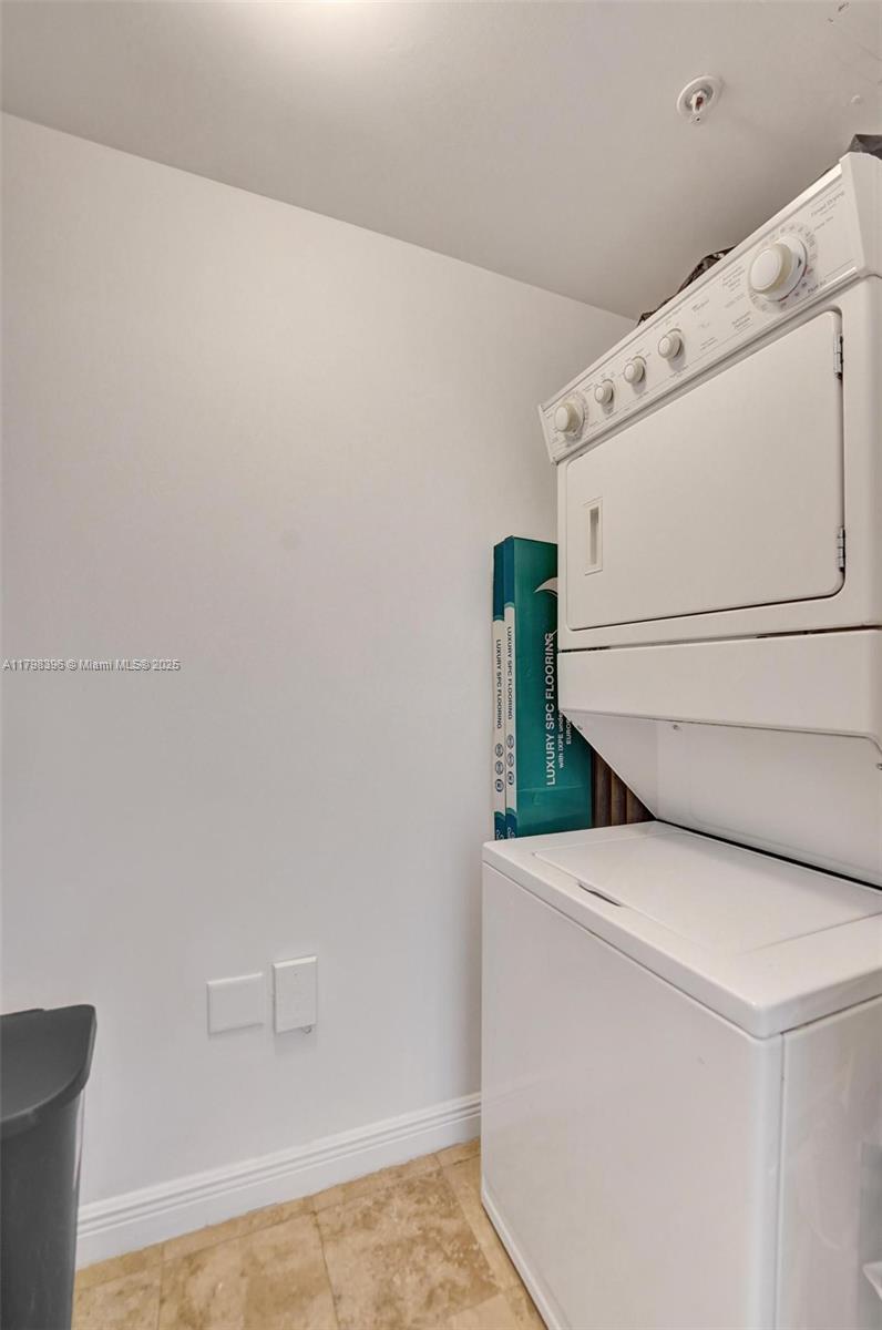 DUO CONDOMINIUM WEST - Residential