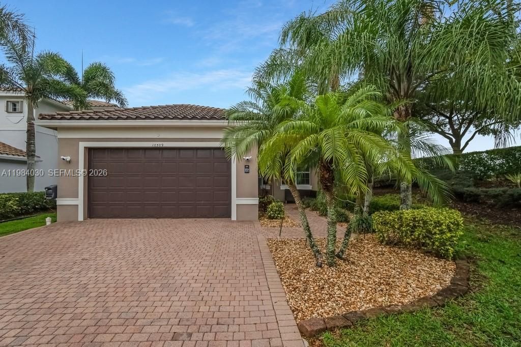 Photo of 10509 Cape Delabra Ct, Boynton Beach, FL 33473 (MLS # A11984030)