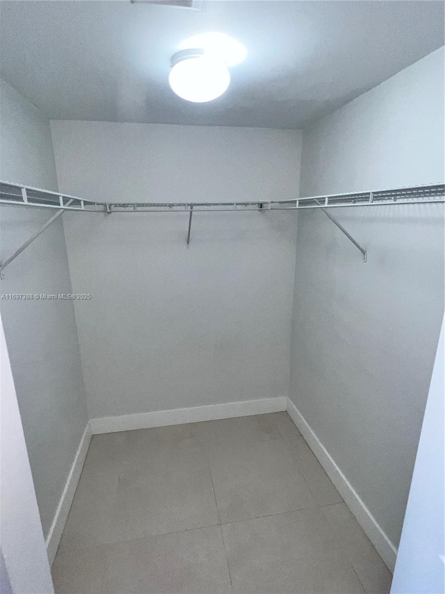 VERANDA CONDO - Residential Lease