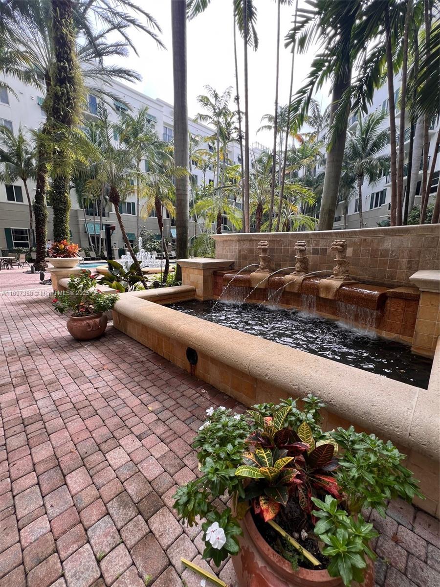 VERANDA CONDO - Residential Lease