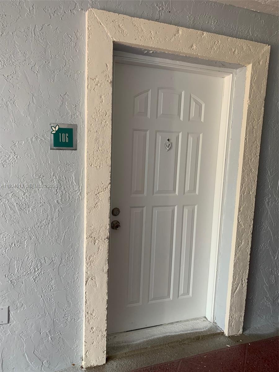 LE CLUB AT OLD CUTLER CON - Residential