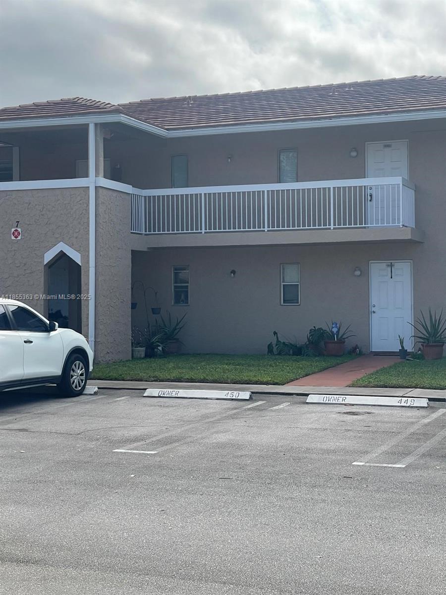 LAKEWOOD VILLAGE - Residential