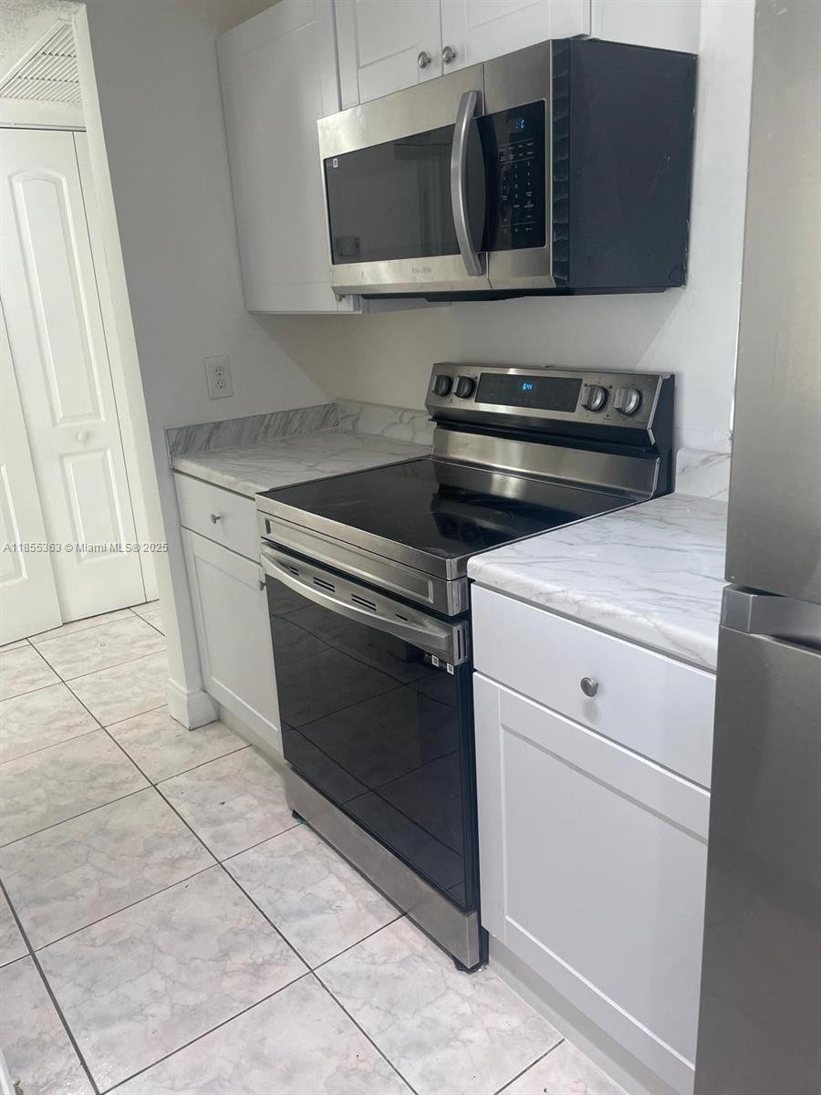 LAKEWOOD VILLAGE - Residential