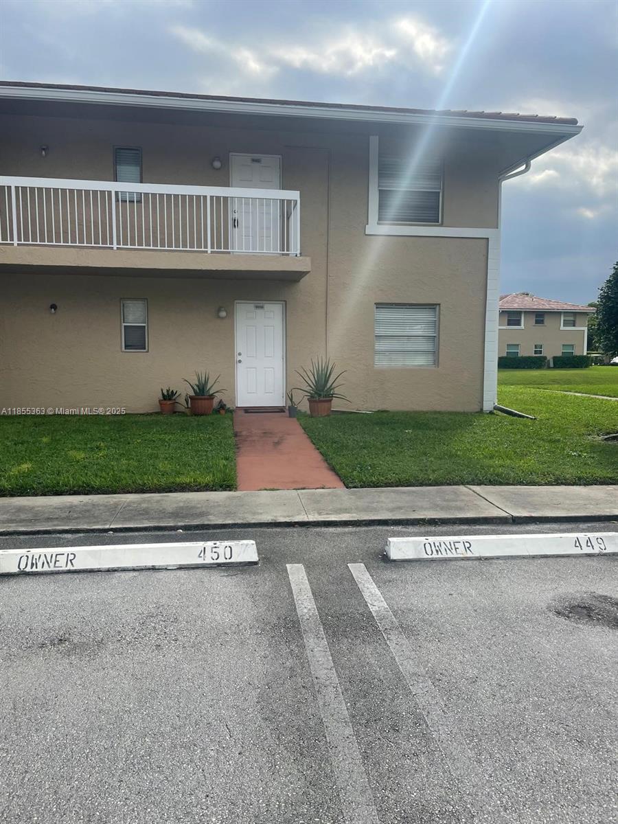 LAKEWOOD VILLAGE - Residential