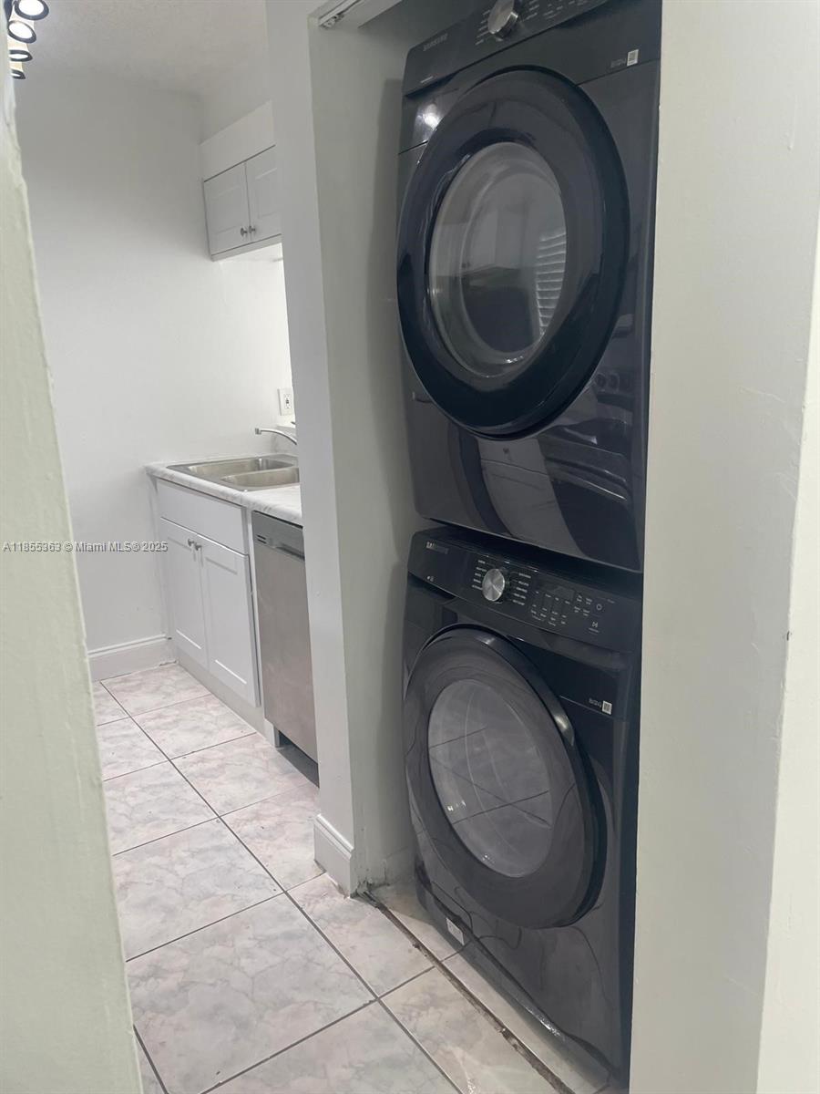 LAKEWOOD VILLAGE - Residential