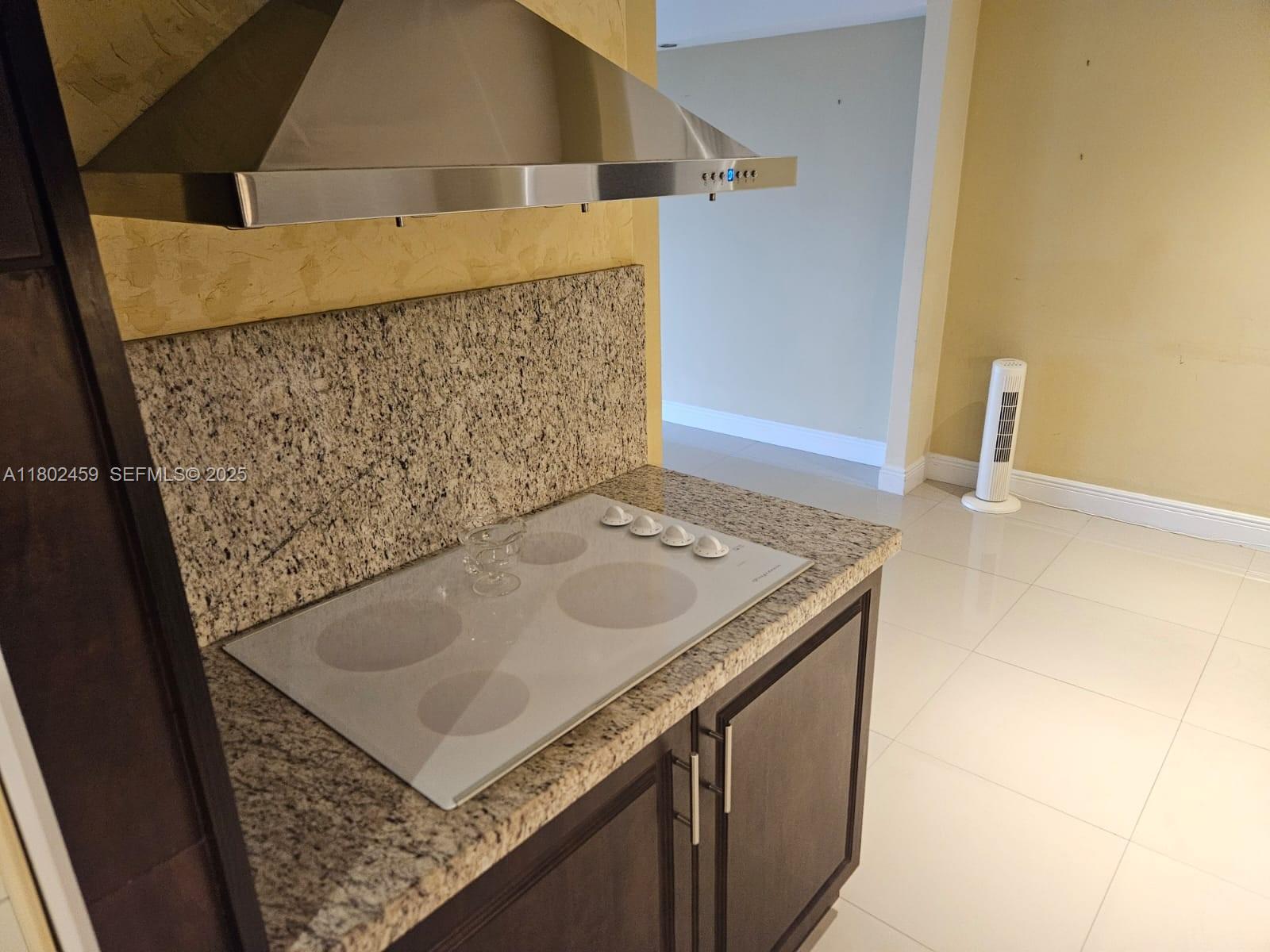 CRICKET CLUB CONDO - Residential