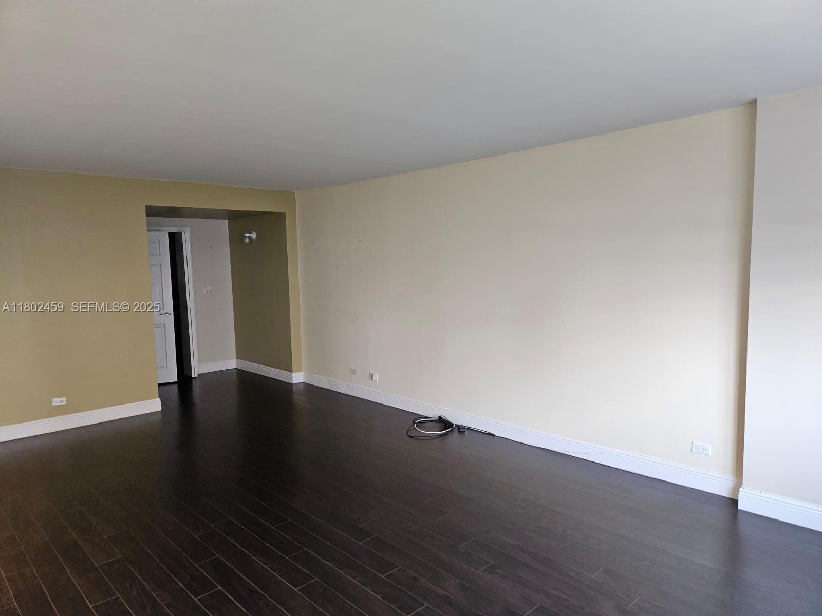 CRICKET CLUB CONDO - Residential