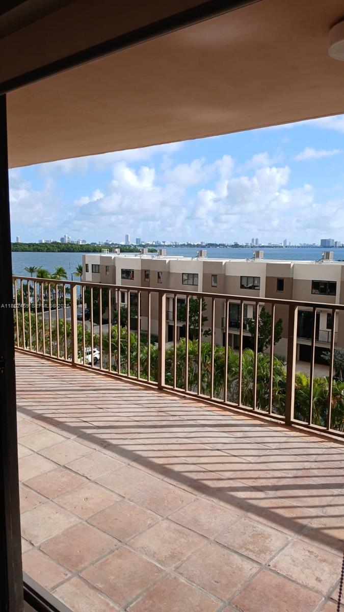 CRICKET CLUB CONDO - Residential