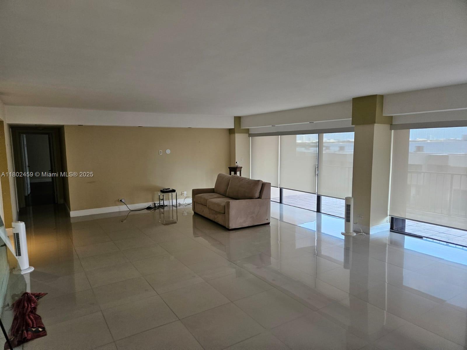 CRICKET CLUB CONDO - Residential